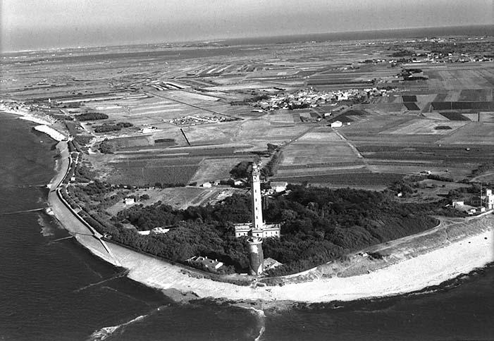 Ancien et nouveau phares, vue aérienne depuis le nord ouest.