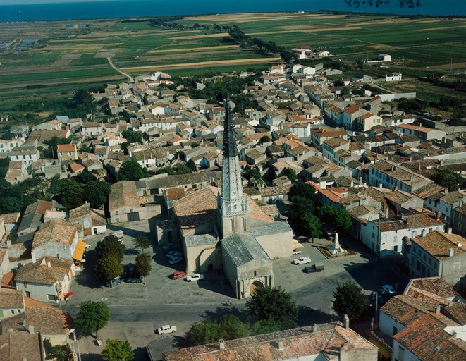 Prieuré Saint Etienne, vue aérienne nord ouest.