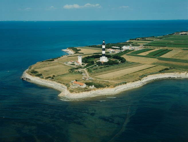 Phare et sémaphore, vue aérienne ouest.