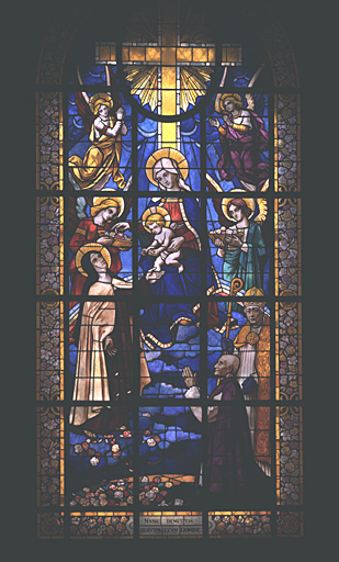 Dans la chapelle Sainte-Thérèse, vue d'ensemble.