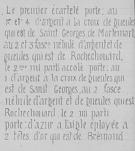 Deux blasons sculptés datés et accolés sur la porte de la chapelle.