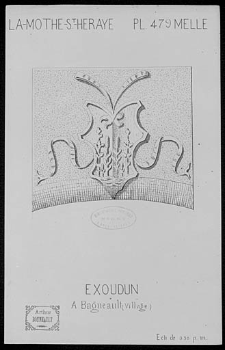 Blason sculpté.