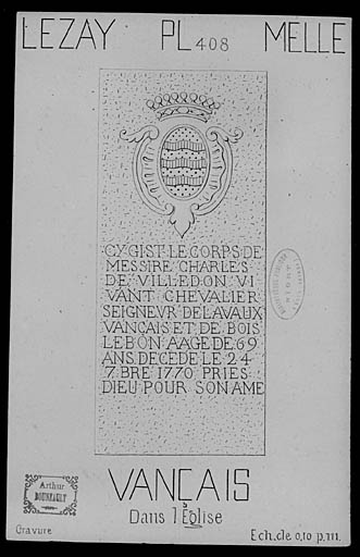 Plate tombe avec épitaphe et blason gravé (1770).