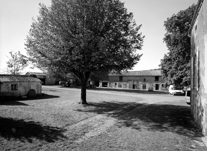 Dépendances, élévation sur cour.