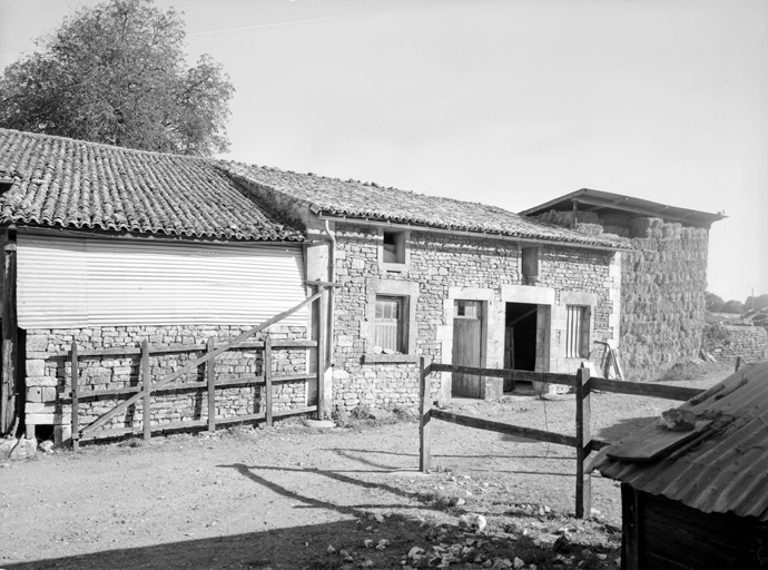 Dépendances ouest, partie sud, élévation ouest.