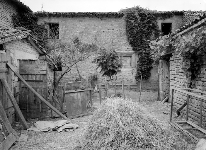 Ancien logis, façade sud est.