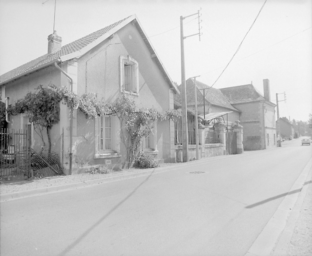 La ferme en face de l'usine.