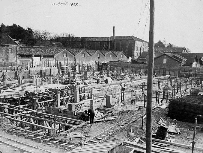 Bâtiment est, lors de sa construction, par les Grands Travaux de Marseille.