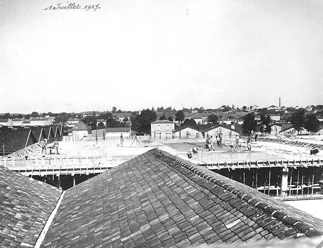 Bâtiment est, lors de sa construction, par les Grands Travaux de Marseille.