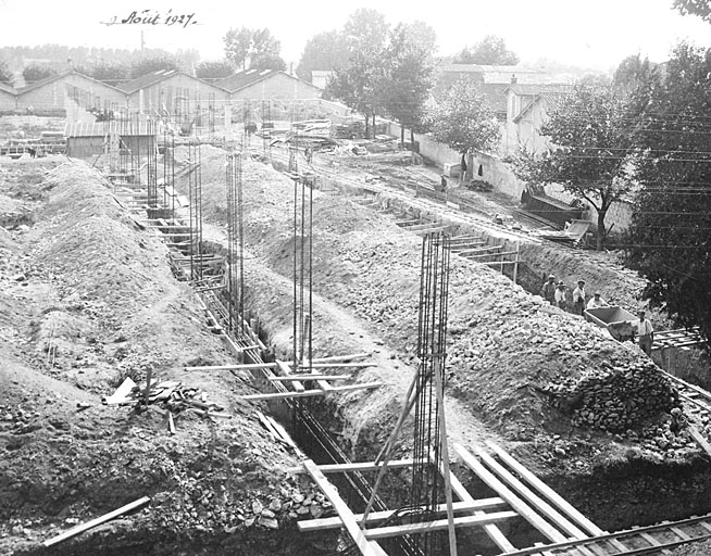 Bâtiment est, lors de sa construction, par les Grands Travaux de Marseille.