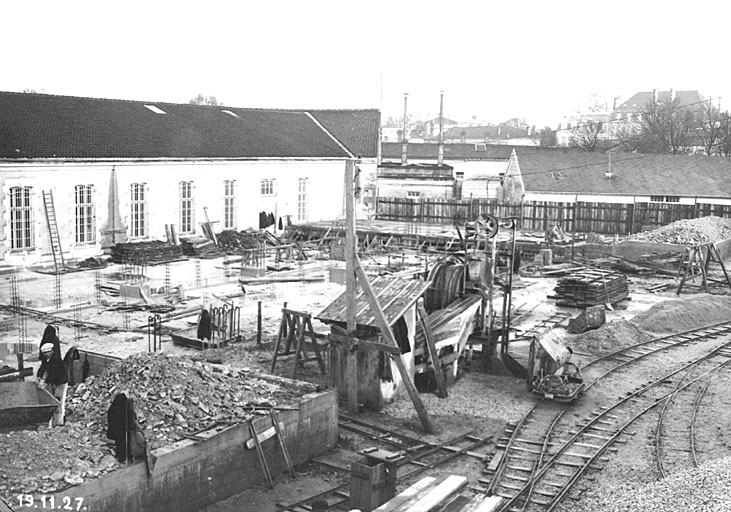 Bâtiment est, lors de sa construction, par les Grands Travaux de Marseille.