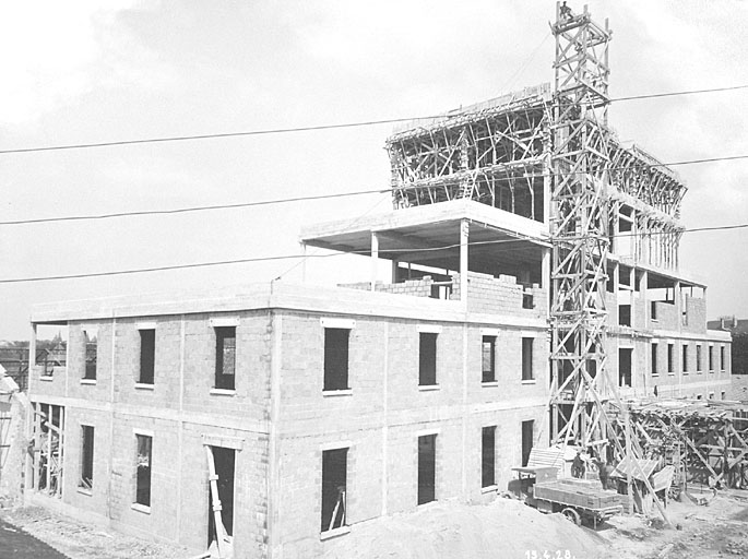 Bâtiment est, lors de sa construction par les Grands Travaux de Marseille.