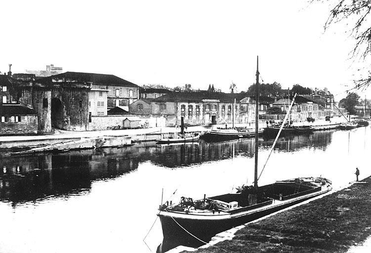 Elévations sur le quai.