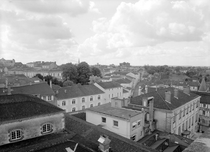 Vue depuis la tour d'Hennessy, vers le sud.
