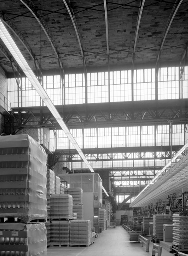 La mise en bouteilles, intérieur.