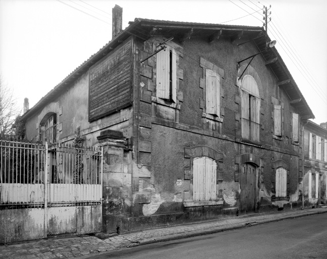 Façade sur rue.