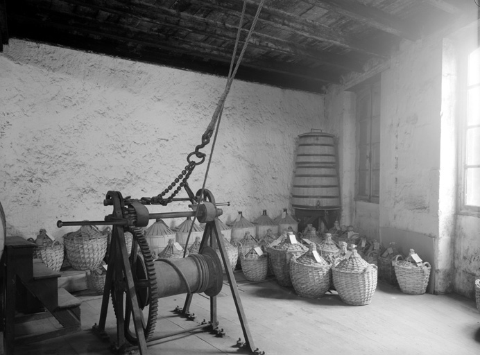 Treuil pour monter les tonneaux.