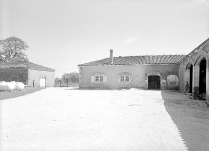 Bâtiment de la distillerie, élévation sur cour.