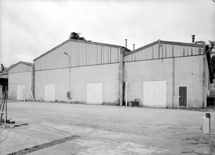 Nouvelle distillerie, façade.