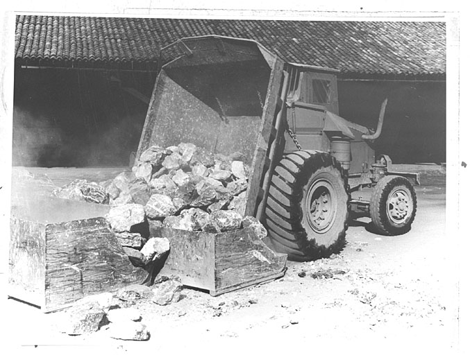 Engin de transport du gypse.