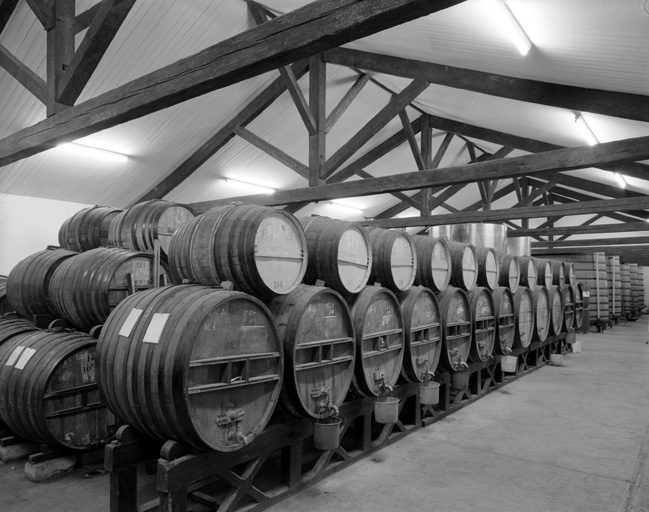 Chai de vieillissement, intérieur.