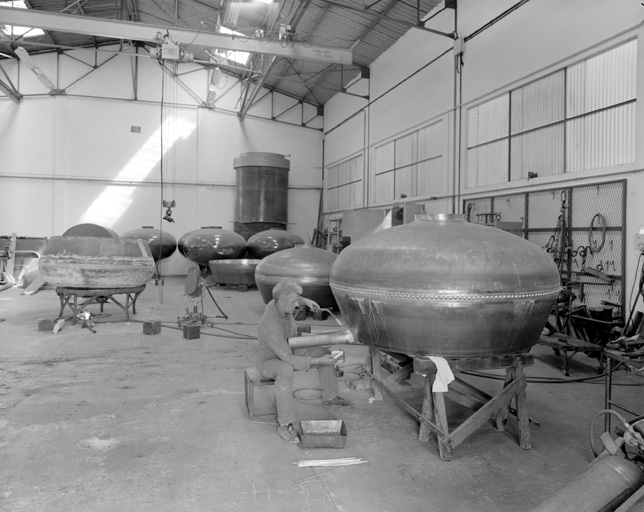 Atelier de fabrication du cuivre, intérieur.