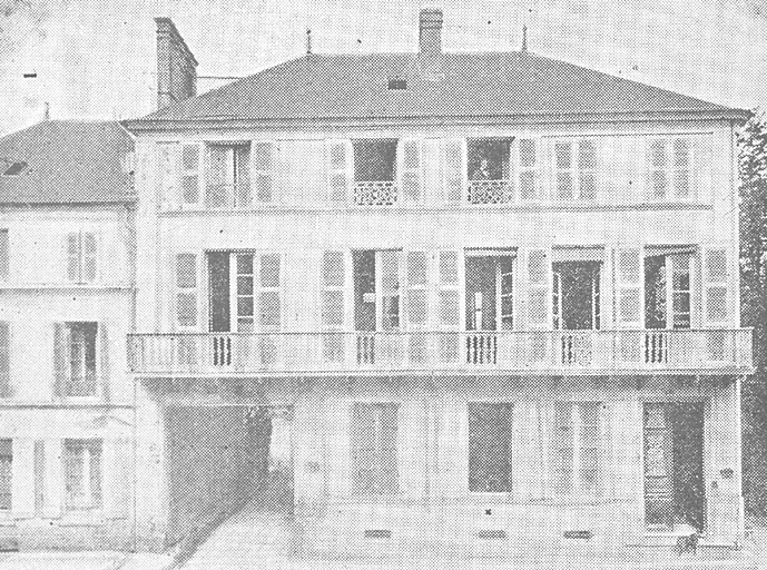 Bureau, dit le comptoir, élévation sur rue.