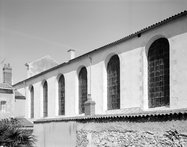 Eglise, élévation sud, partie haute.