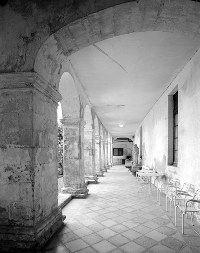 Cloître, galerie est, intérieur.