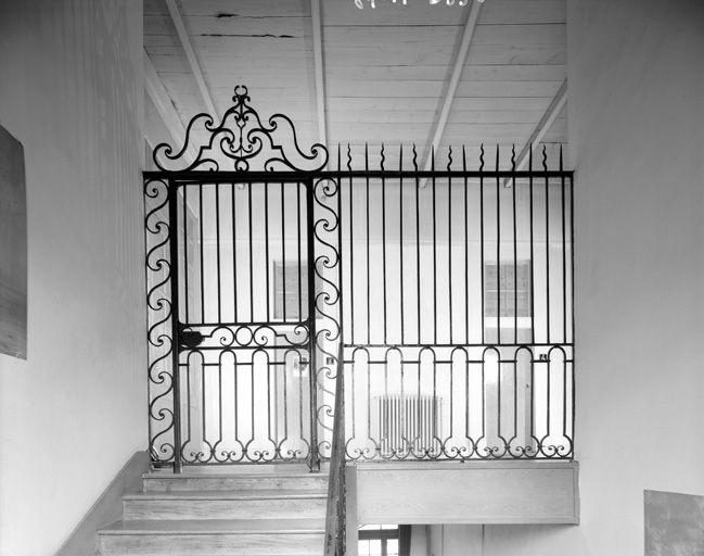 Bâtiment conventuel, grille de l'escalier conduisant aux cellules.