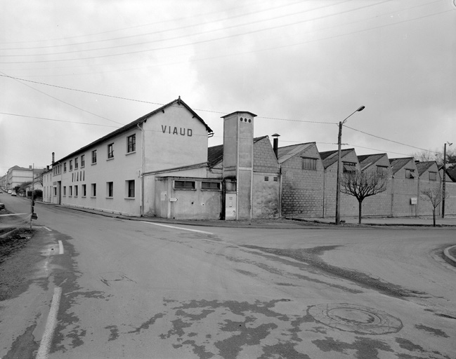 L'usine, vue de l'est.