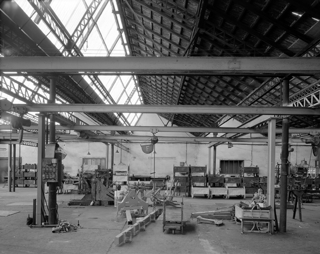 Atelier de montage, intérieur.