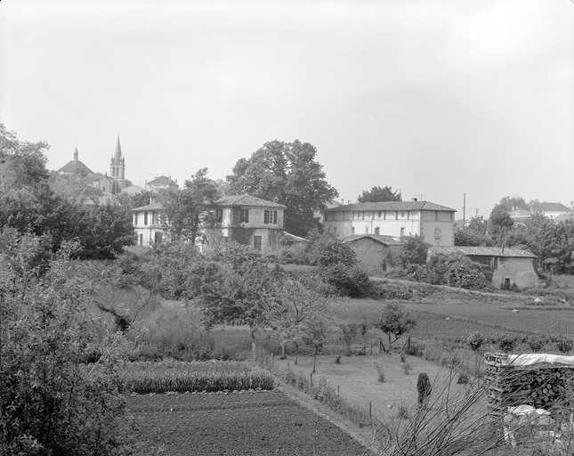 Ensemble des bâtiments vus depuis le nord.