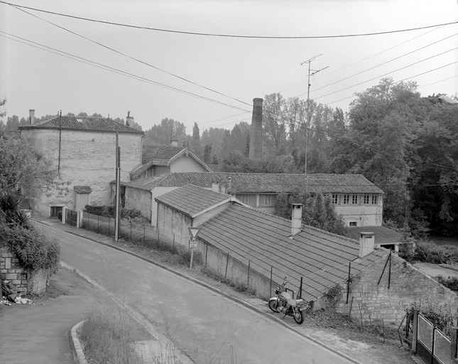 Cheminée et séchoirs, élévation nord.