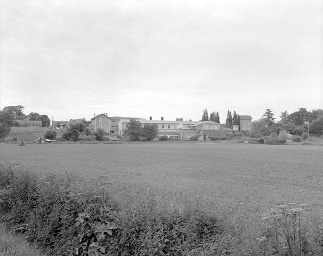 L'ensemble vu du sud.