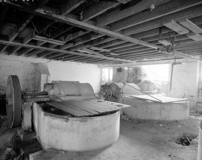 Intérieur, deux piles hollandaises.