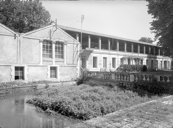 Séchoir, élévation sur cour.