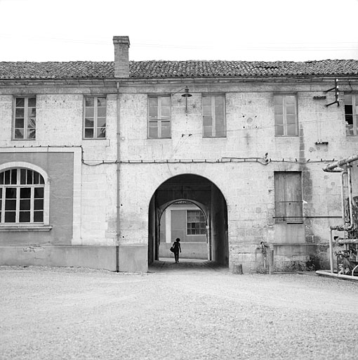 Bureau  : élévation latérale gauche.