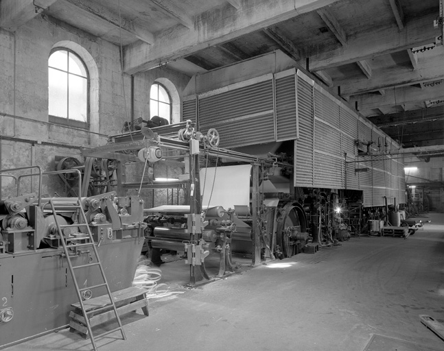 L'ensemble de la machine à papier.