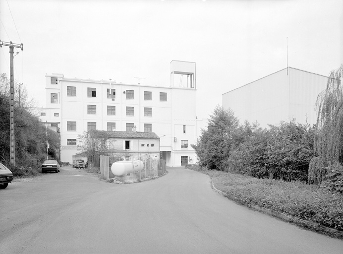 Atelier de fabrication, ensemble vu de l'est.