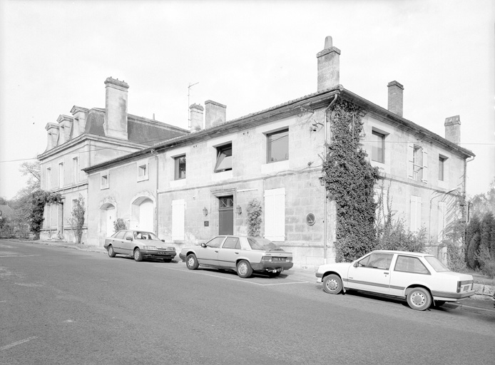Bureau et logement patronal, façade sur rue.