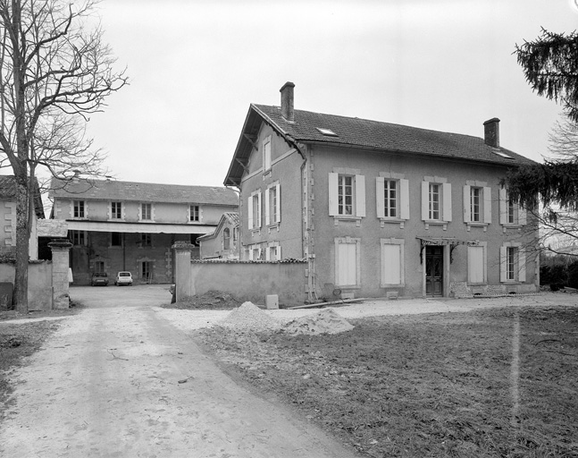 Bureau et atelier de fabrication, vue de la rue.