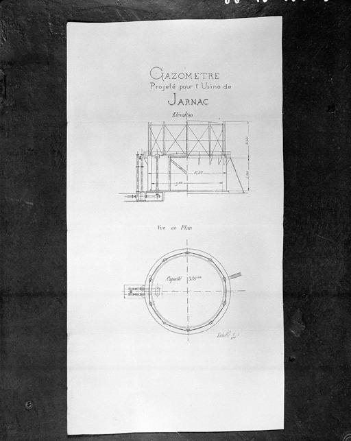 Plan et coupe d'un gazométre, 1912.