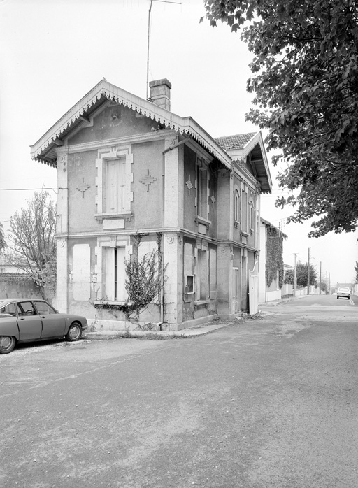 Bureau à l'entrée de l'usine.