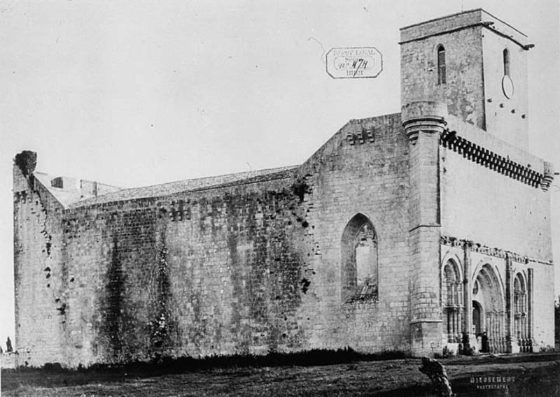 Eglise, façade et élévation latérale gauche.