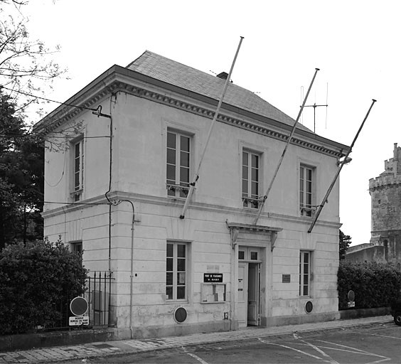 Bureau du port de plaisance (rue de l'Armide,1976 EH 2), élévation antérieure nord.