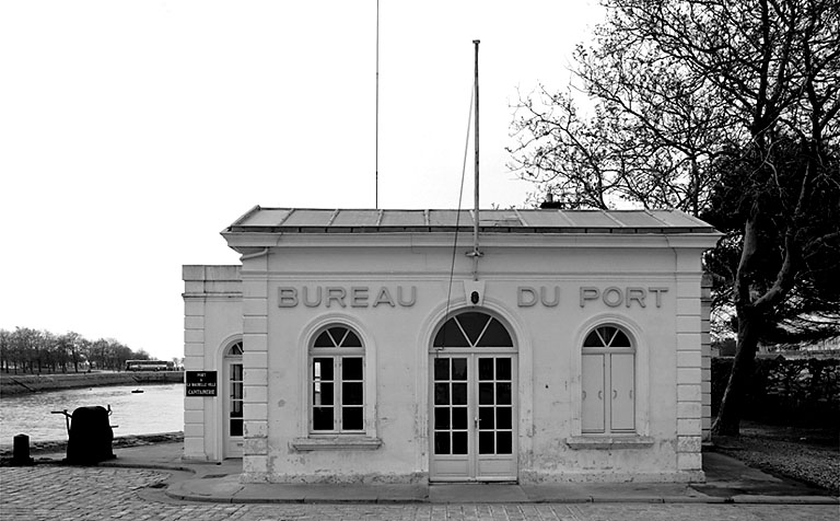 Bureau du port, au nord du pont-levis, élévation antérieure est.