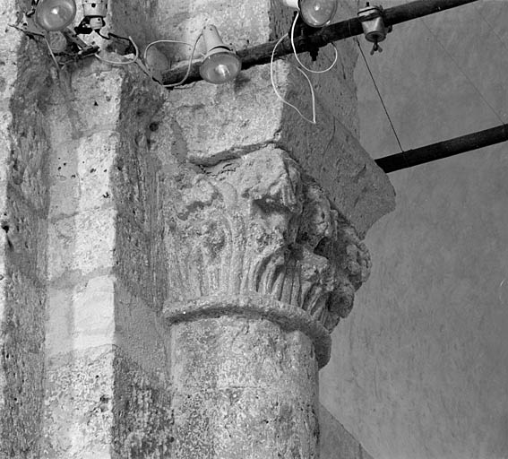 Pile nord-ouest du transept, chapiteau est.