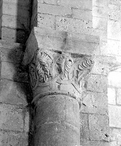 Pile sud-ouest du transept, chapiteau nord.