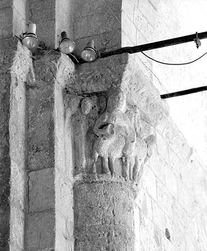 Pile sud-est du transept, chapiteau ouest.